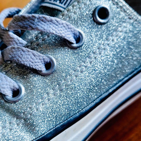 Converse shoes size 12 - Picture 3 of 6